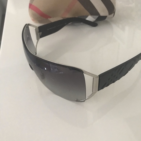 Burberry Sunglasses women’s - Picture 6 of 6